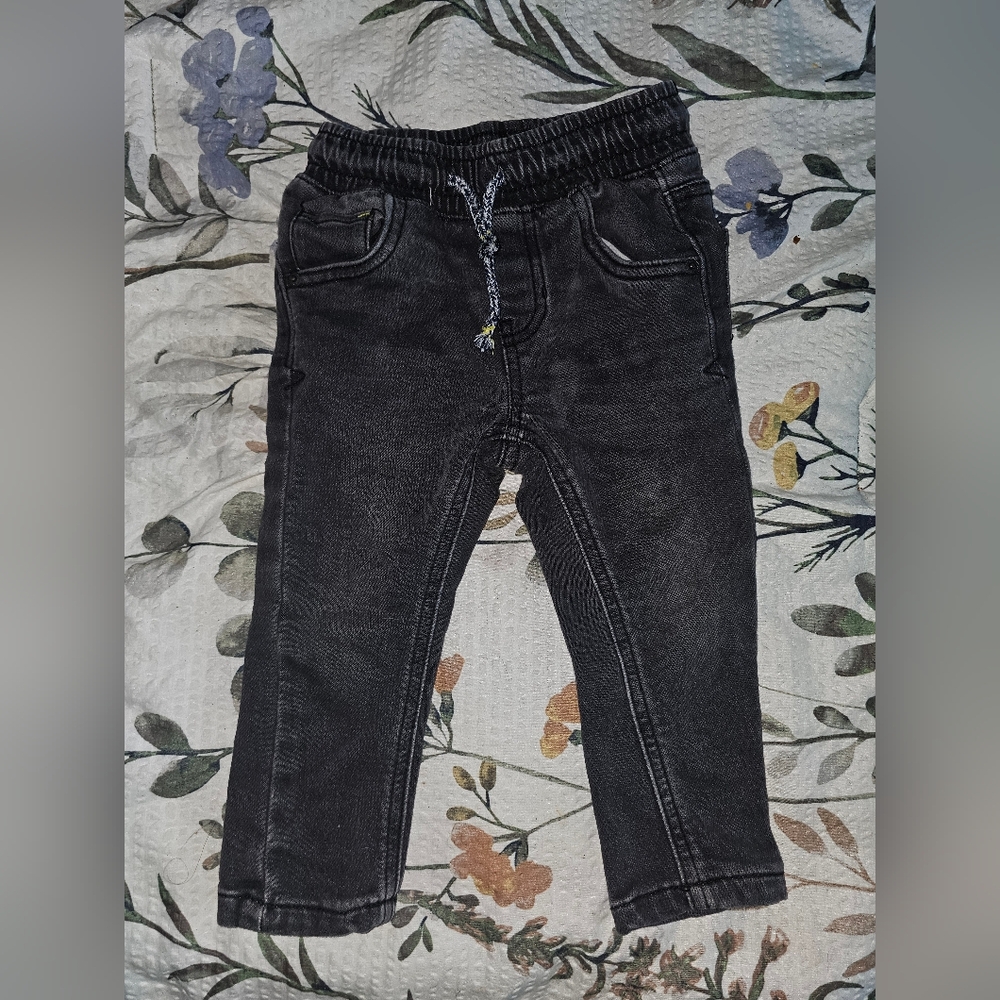 18m cat & Jack black denim jean joggers with elastic waste band.